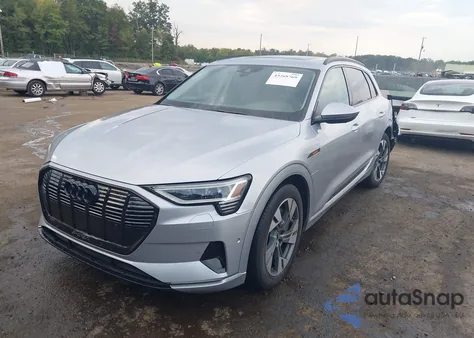 2022 Audi E-Tron Premium Quattro z USA, uszkodzony, nr VIN WA1AAAGE0NB045633